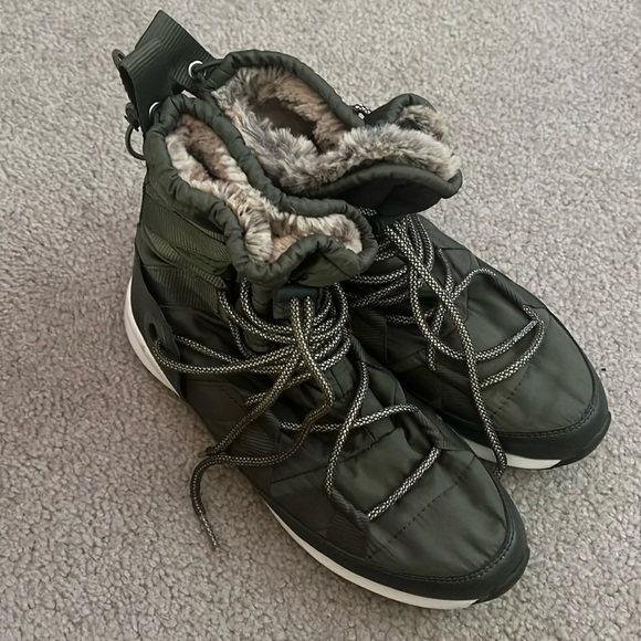 “Aldo- Women’s Fur Boots size 8.5” - Picture 1 of 10